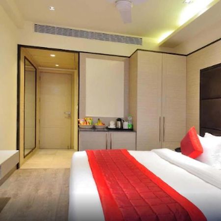 Hotel Royal Grand - Opposite Axis Bank East Patel Nagar Nueva Delhi Exterior foto