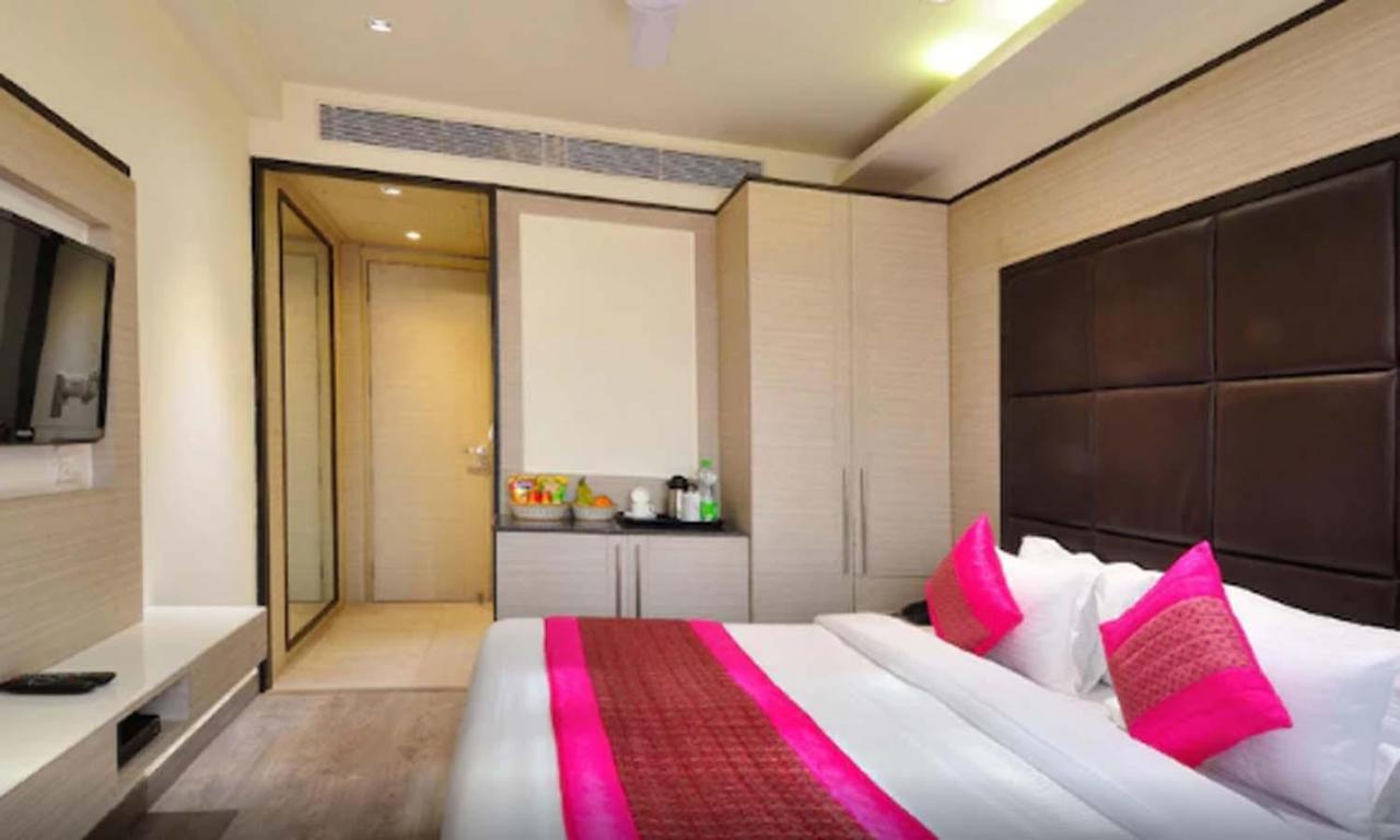 Hotel Royal Grand - Opposite Axis Bank East Patel Nagar Nueva Delhi Exterior foto