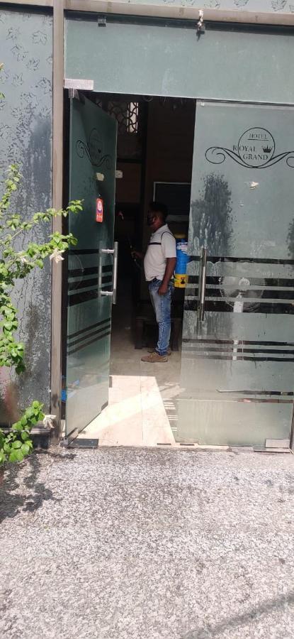 Hotel Royal Grand - Opposite Axis Bank East Patel Nagar Nueva Delhi Exterior foto