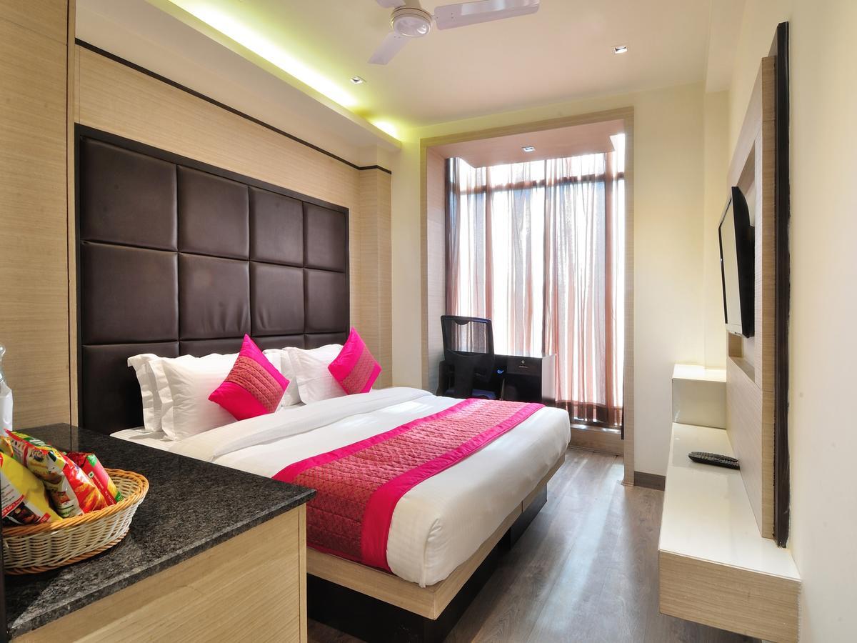 Hotel Royal Grand - Opposite Axis Bank East Patel Nagar Nueva Delhi Exterior foto