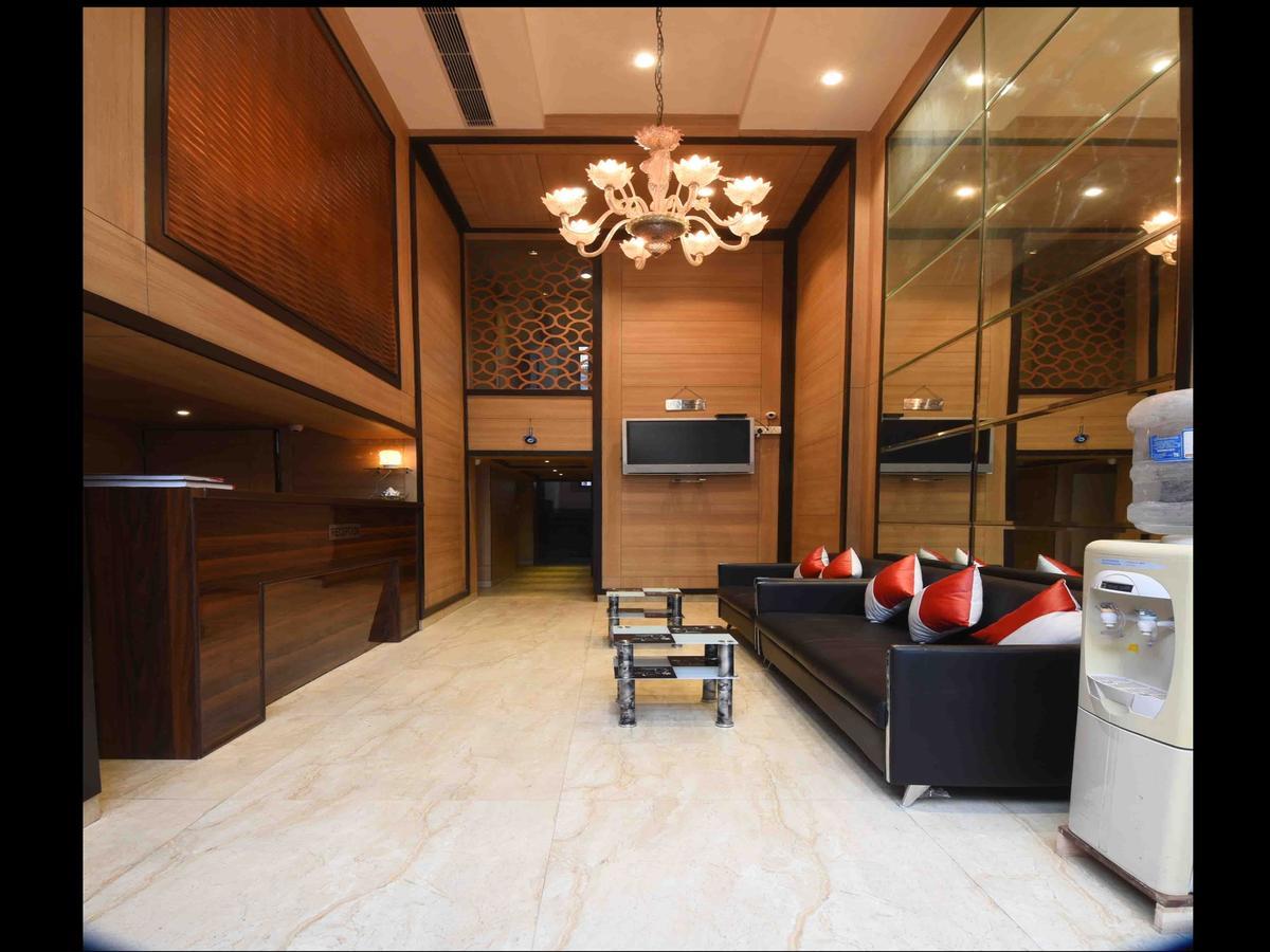 Hotel Royal Grand - Opposite Axis Bank East Patel Nagar Nueva Delhi Exterior foto