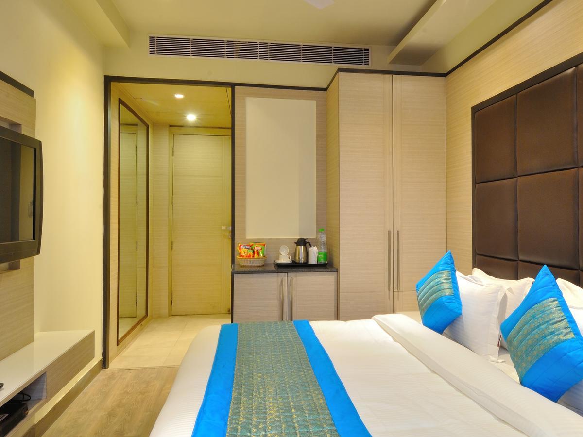 Hotel Royal Grand - Opposite Axis Bank East Patel Nagar Nueva Delhi Exterior foto