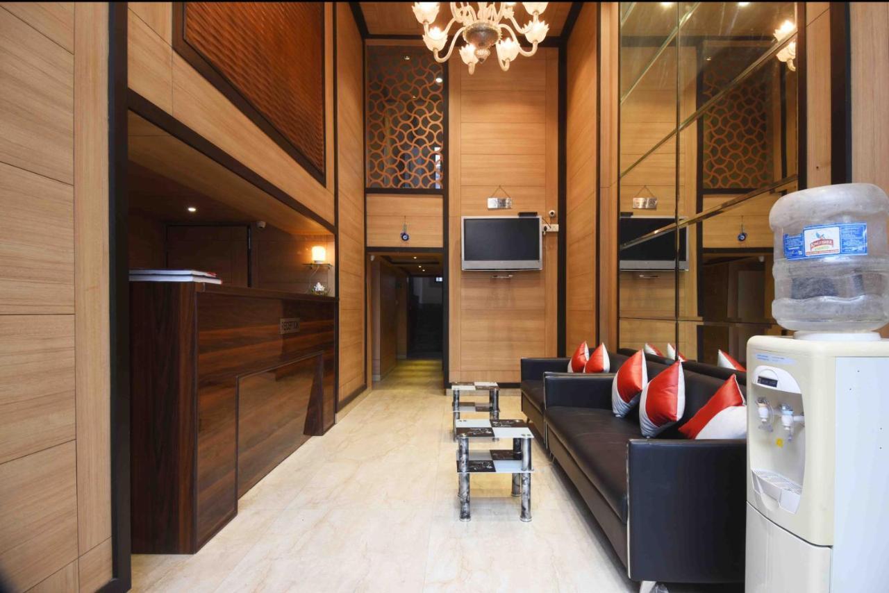 Hotel Royal Grand - Opposite Axis Bank East Patel Nagar Nueva Delhi Exterior foto